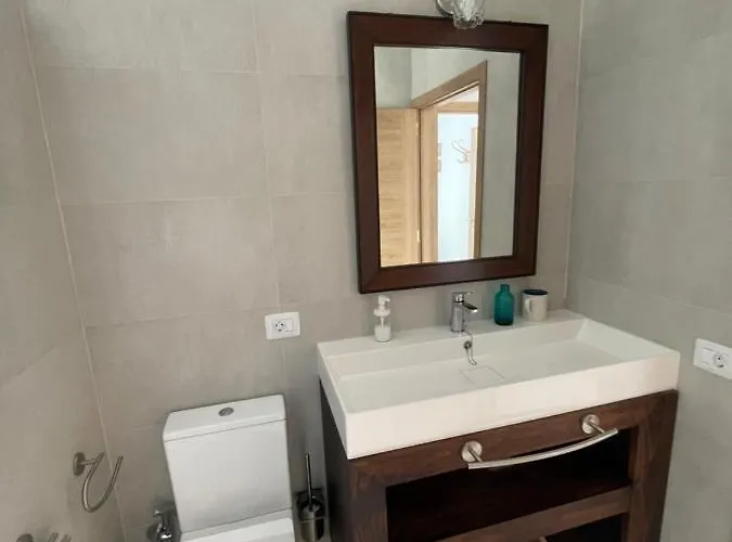 Lovely Casa Tamaide - - *